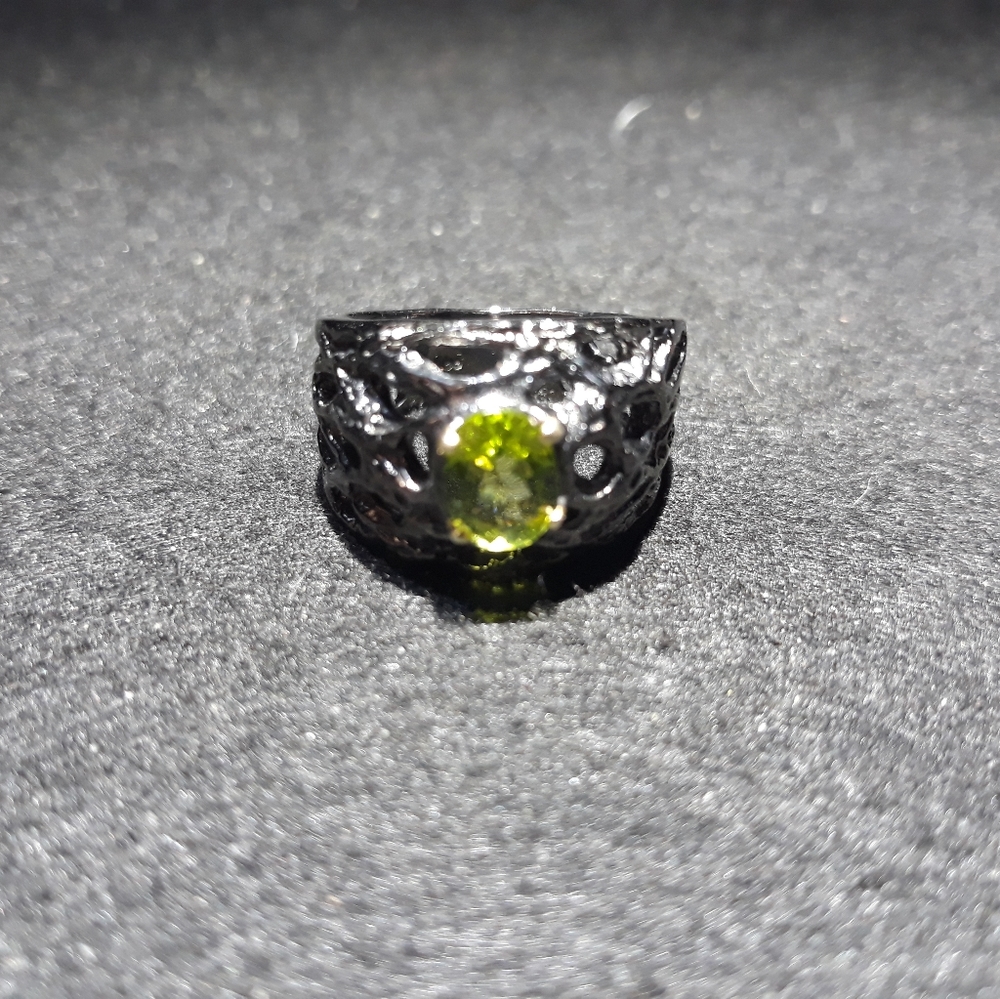 'Game of Thrones 'Style Peridot Ring S10